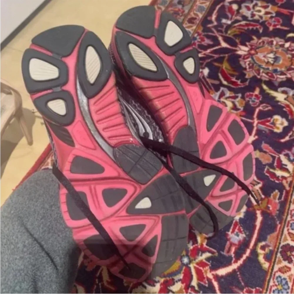 Pink & Gray Saucony Running Sneakers [Size 8]